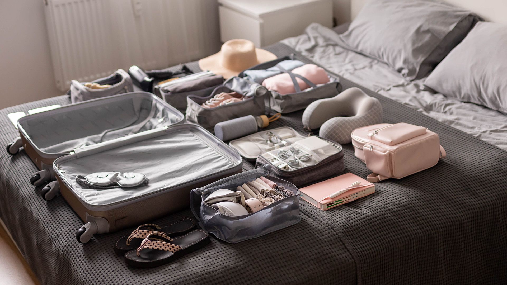 Cómo doblar la ropa en tu maleta para ahorrar espacio